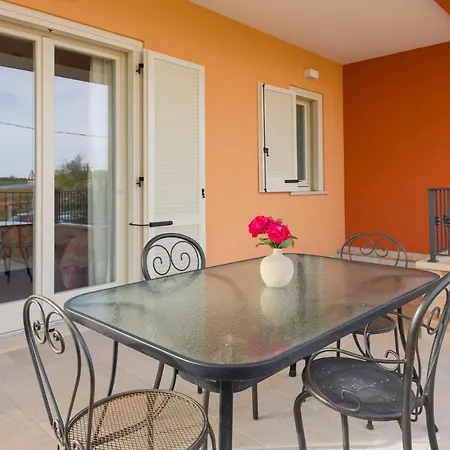 Toma' ベッド・アンド・ブレックファスト 3*